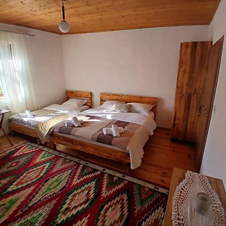Hotel Bujtina Tusha Priska e Madhe Exterior foto