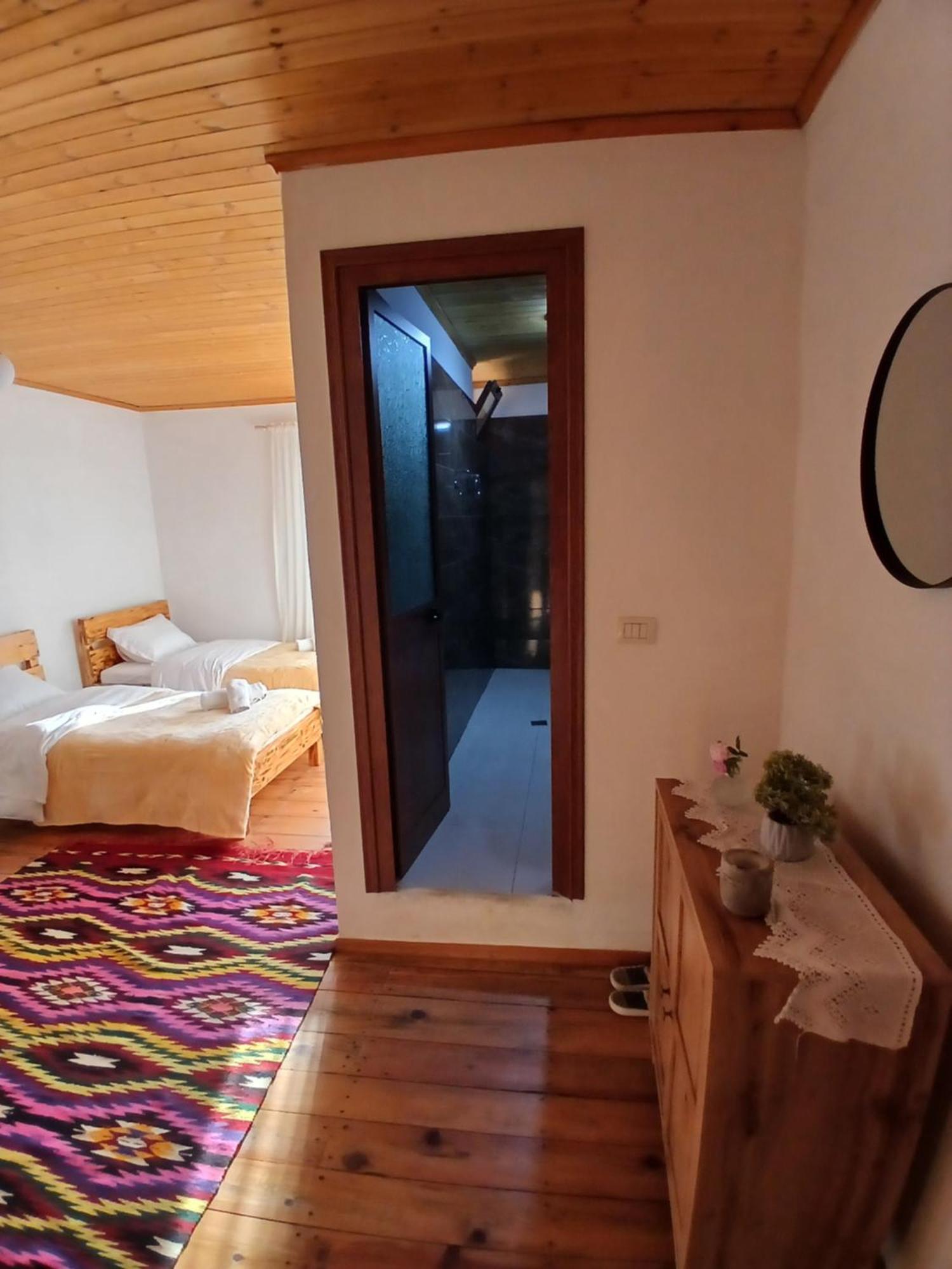 Hotel Bujtina Tusha Priska e Madhe Exterior foto